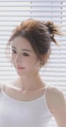 <b>中国社科院研究员王业强对记者暗示</b>