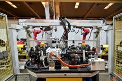 正在百年工业积色上